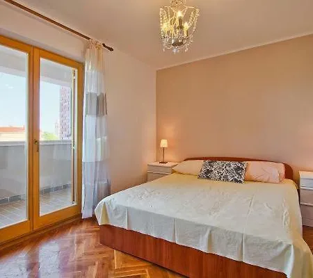 Apartman Turk Apartment Premantura Exterior photo