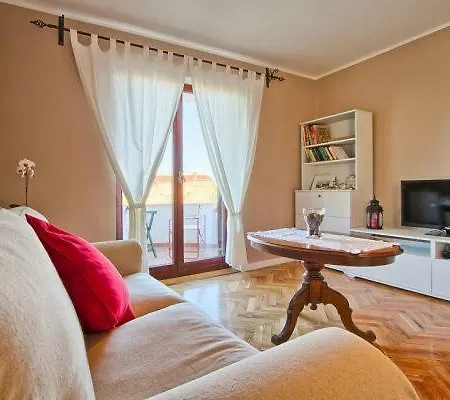 Apartman Turk Apartment Premantura Exterior photo